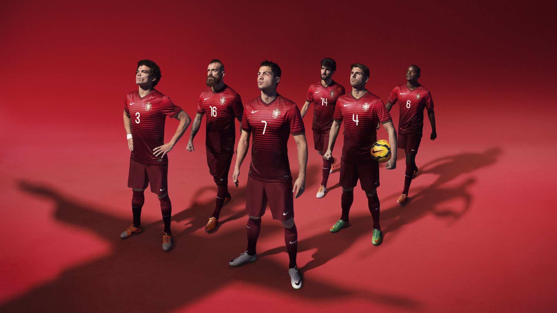 VAR再成主角，当毫米级正义撕裂足球的呼吸感，当毫米级正义撕裂足球的呼吸感